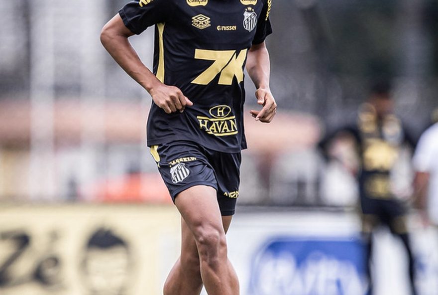 santos-vende-souza-ao-tottenham-por-r2494-milhoes3A-lateral-ja-esta-a-caminho-da-inglaterra