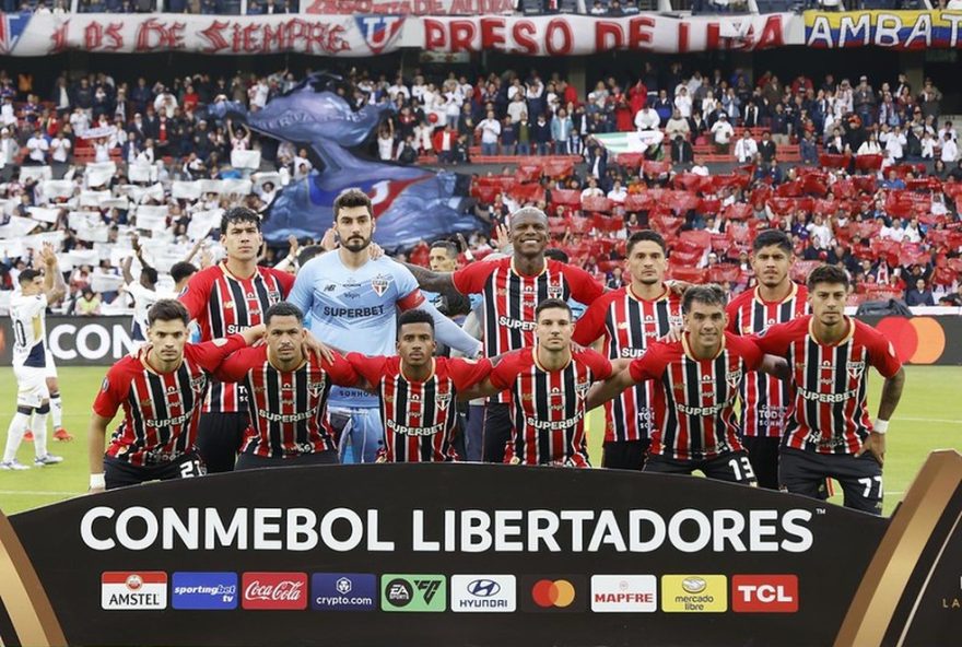 sao-paulo-busca-virada-historica-contra-ldu-na-libertadores3A-vitoria-por-tres-gols-de-diferenca-necessaria-para-avancar-diretamente-para-a-semifinal.-tecnico-caio-lamenta-derrota-em-quito