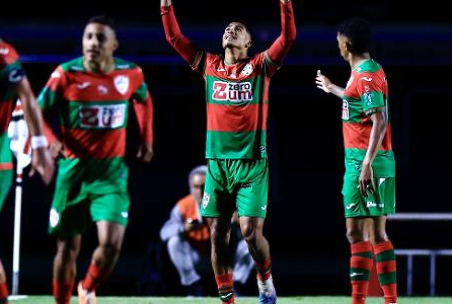 sao-paulo-cai-contra-a-lusa-em-noite-de-renuncia-e-calleri-de-volta sao-paulo-cai-contra-a-lusa-em-noite-de-renuncia-e-calleri-de-volta