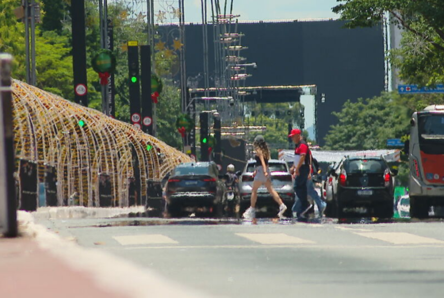 sao-paulo-enfrenta-domingo-quente-com-temperaturas-de-ate-34-oc-dicas-para-se-proteger-do-calor-intenso sao-paulo-enfrenta-domingo-quente-com-temperaturas-de-ate-34-oc-dicas-para-se-proteger-do-calor-intenso