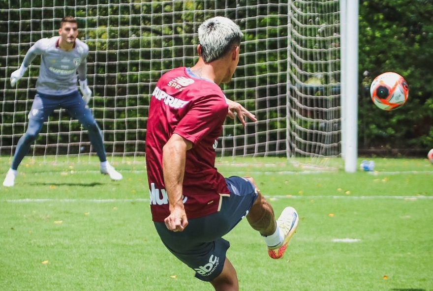 sao-paulo-finaliza-preparacao-para-classico-e-deve-usar-forca-maxima-contra-o-corinthians-no-morumbi