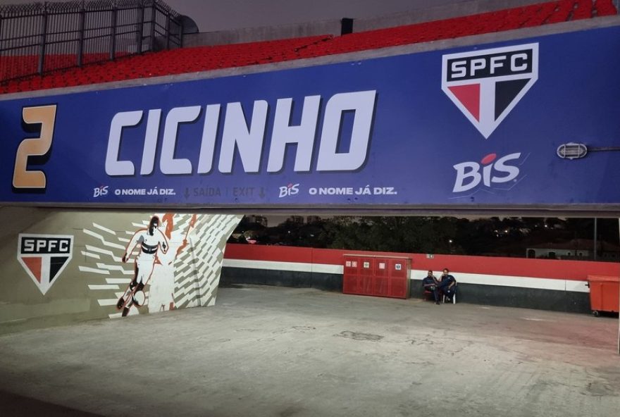 sao-paulo-instala-placas-em-homenagem-a-campeoes-mundiais-no-morumbi