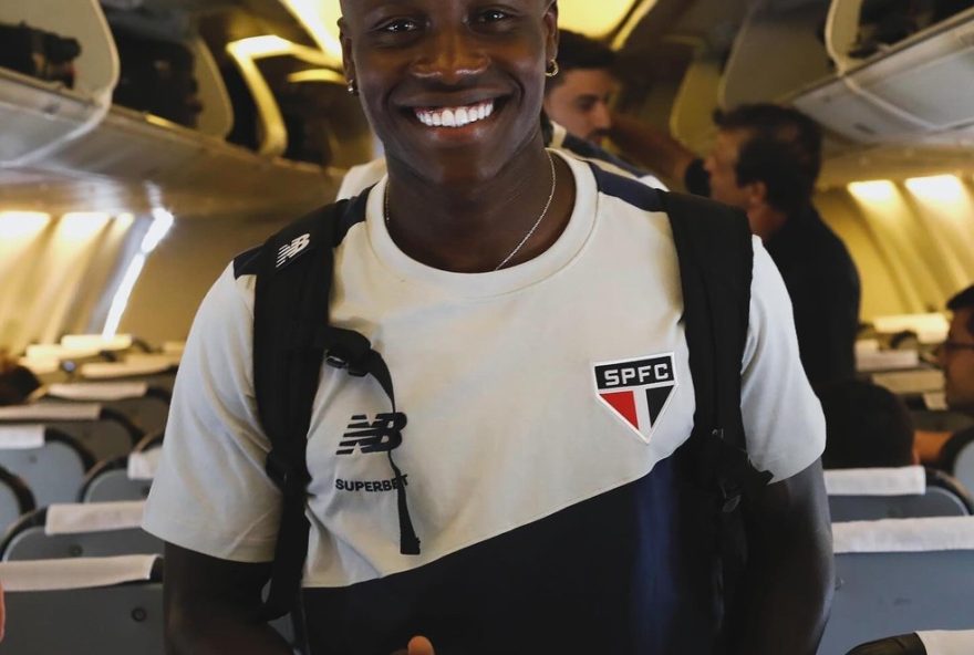 sao-paulo-negocia-emprestimo-de-iba-ly-para-o-caxias3A-mercado-aquecido-em-busca-de-reforcos