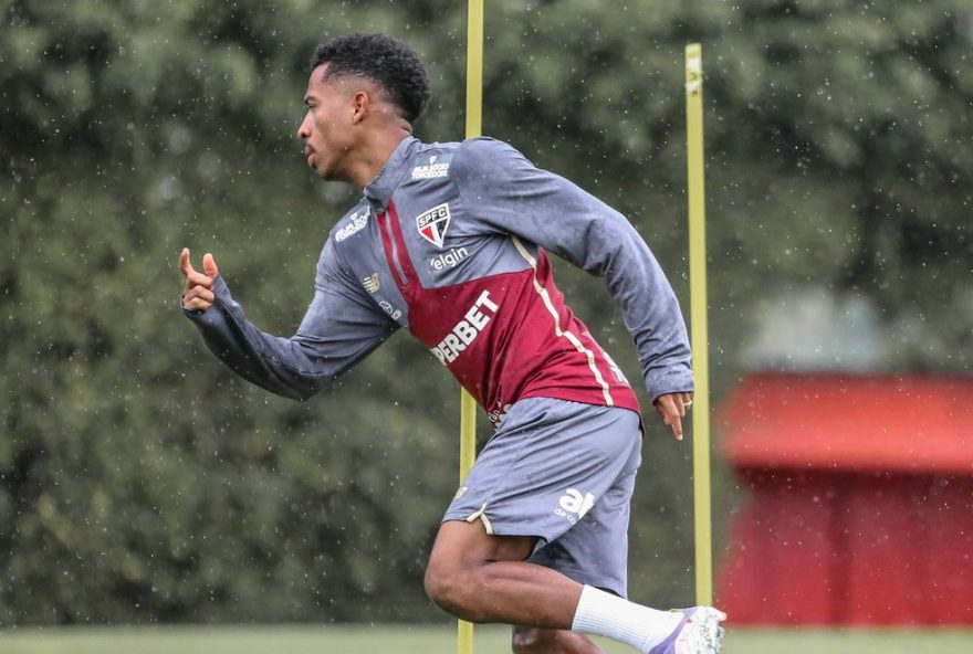 sao-paulo-se-prepara-para-enfrentar-o-gremio-em-treino-no-ct-da-barra-funda