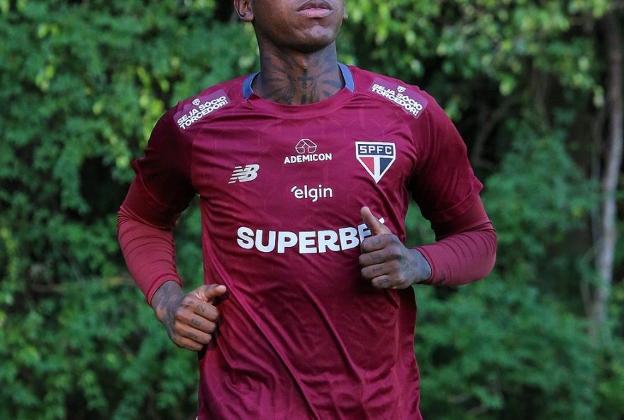 sao-paulo-se-prepara-para-enfrentar-vasco3A-alisson-e-andre-silva-retornam-para-o-confronto-crucial-no-morumbi