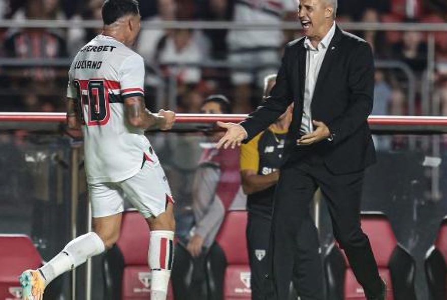 sao-paulo-vence-flamengo-e-crespo-responde-a-rafinha sao-paulo-vence-flamengo-e-crespo-responde-a-rafinha