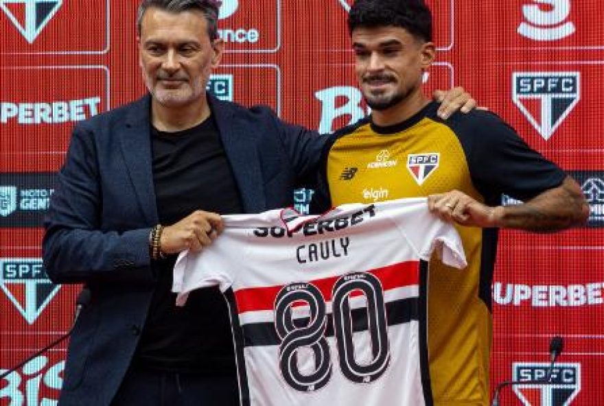 sao-paulo3A-diretor-confirma-negociacoes-e-indica-que-lucas-devera-jogar-no-gramado-sintetico sao-paulo3A-diretor-confirma-negociacoes-e-indica-que-lucas-devera-jogar-no-gramado-sintetico