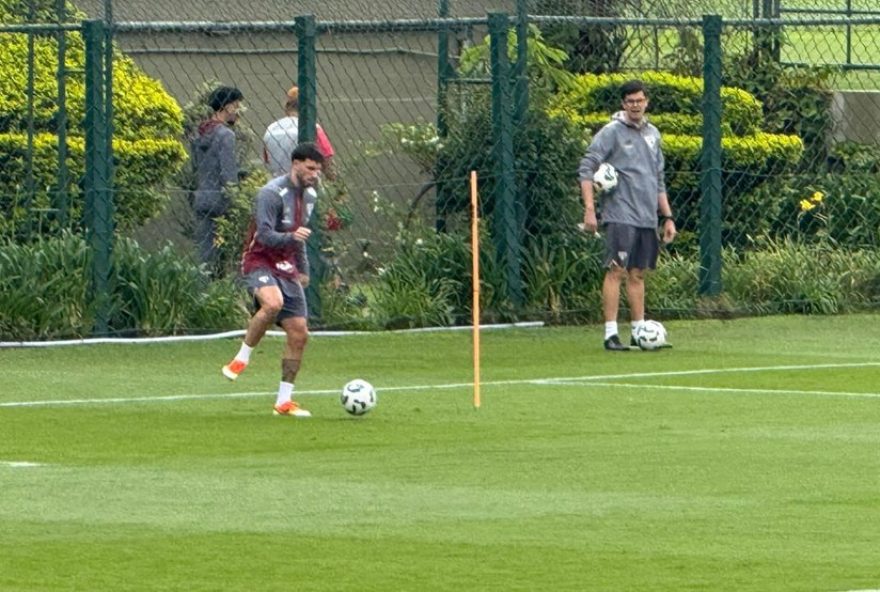 sao-paulo3A-toloi-volta-contra-o-vasco3B-calleri-e-cedric-em-atividade sao-paulo3A-toloi-volta-contra-o-vasco3B-calleri-e-cedric-em-atividade