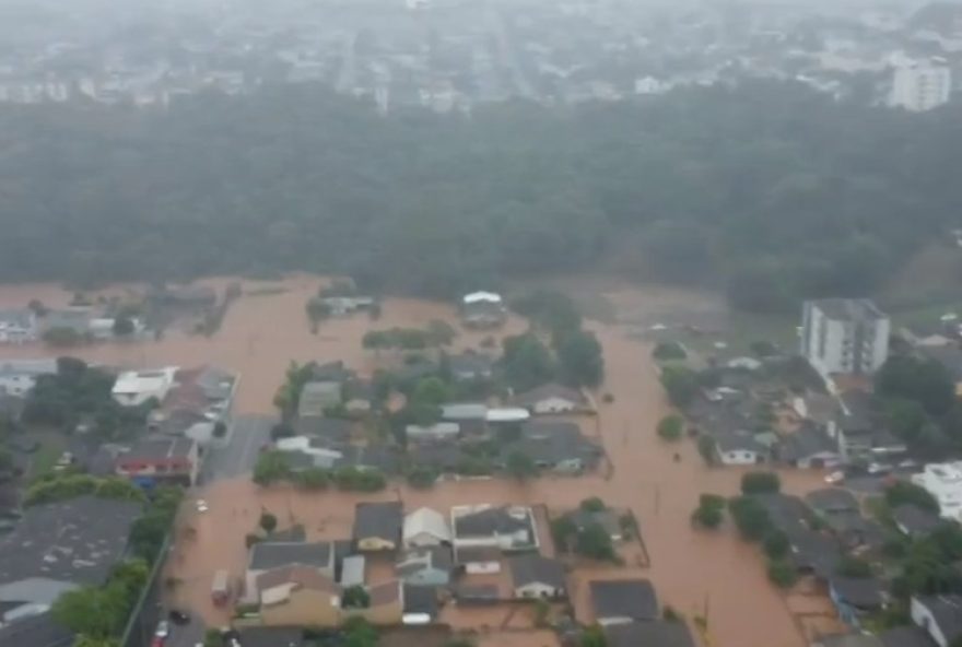 saque-calamidade-no-parana3A-beneficio-de-ate-r24-62C2-mil-para-moradores-de-10-cidades3B-descubra-quem-tem-direito