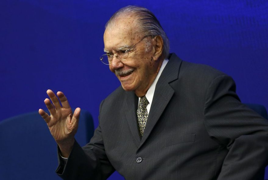 sarney-elogia-clima-de-liberdade-durante-evento-sobre-redemocratizacao