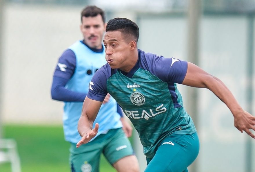 sebastian-gomez-volta-ao-time-titular-do-coritiba2C-mas-zeca-e-desfalque3A-preparacao-para-o-confronto-contra-o-atletico-go-na-serie-b