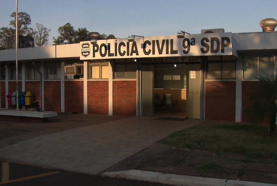 secretaria-presa-suspeita-de-desviar-r24100-mil-de-clinica-em-maringa2C-pr2C-revela-policia