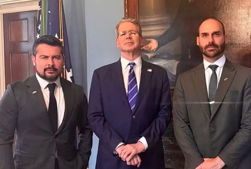 secretario-dos-eua-recebeu-eduardo-bolsonaro-no-dia-em-que-cancelou-reuniao-com-haddad