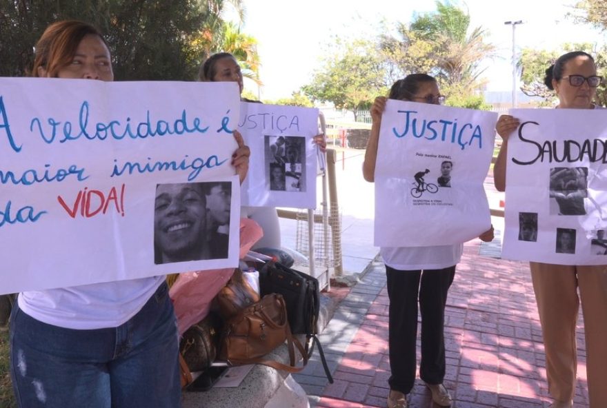 segunda-audiencia-do-caso-rafael-carvalho3A-familia-busca-justica-em-petrolina segunda-audiencia-do-caso-rafael-carvalho3A-familia-busca-justica-em-petrolina