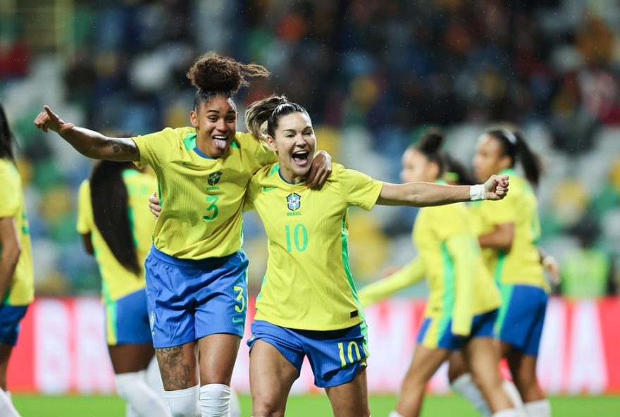 selecao-feminina-brasileira-encerra-2025-em-sexto-lugar-no-ranking-da-fifa2C-com-vitoria-historica-sobre-portugal-e-evolucao-na-temporada