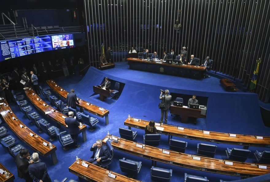 senado-aprova-pec-dos-precatorios-com-limites-para-municipios3A-entenda-as-mudancas-e-impactos-financeiros