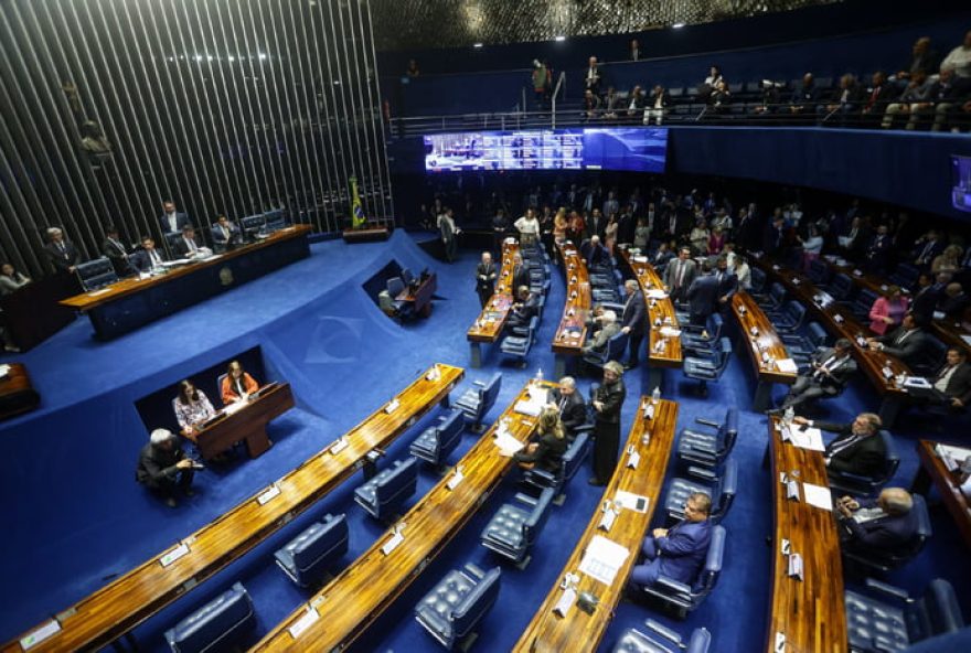 senado-conclui-votacao-do-plp-das-emendas-e-texto-volta-a-camara