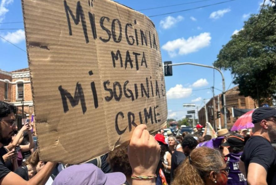 senado-federal-aprova-projeto-que-criminaliza-a-misoginia-e-a-equipara-ao-racismo