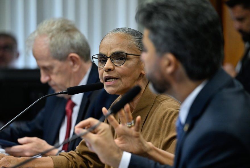 senador-desrespeita-marina-silva-em-audiencia-no-senado3A-possiveis-crimes.-agu-pode-representar-no-mp.-ministro-se-solidariza