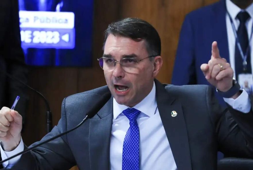 senador-flavio-bolsonaro-aciona-o-tribunal-de-contas-da-uniao-contra-filho-de-lula-apos-suspeitas-envolvendo-a-fraude-no-inss senador-flavio-bolsonaro-aciona-o-tribunal-de-contas-da-uniao-contra-filho-de-lula-apos-suspeitas-envolvendo-a-fraude-no-inss
