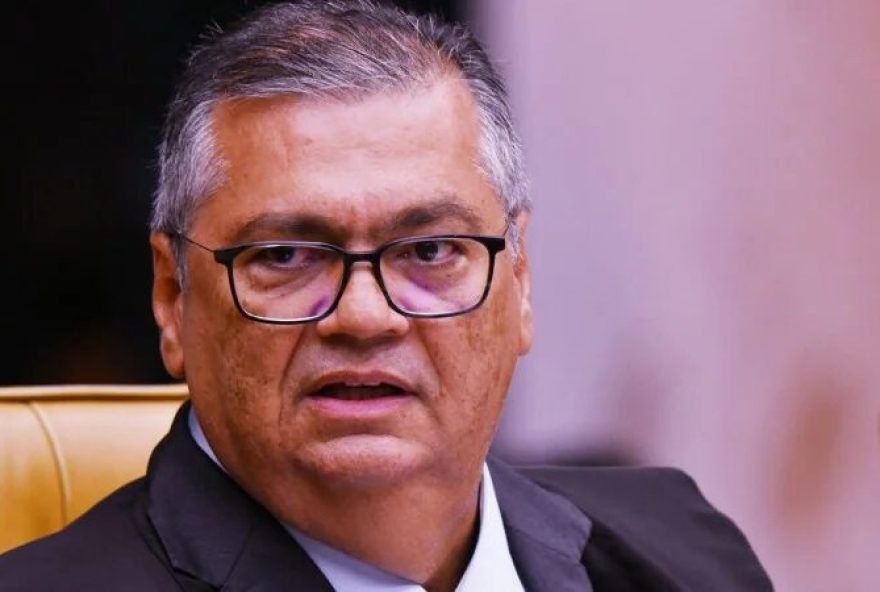 senador-propoe-convite-a-flavio-dino-na-cpmi-do-inss-sobre-suspensao-de-quebras-de-sigilo-de-lulinha senador-propoe-convite-a-flavio-dino-na-cpmi-do-inss-sobre-suspensao-de-quebras-de-sigilo-de-lulinha