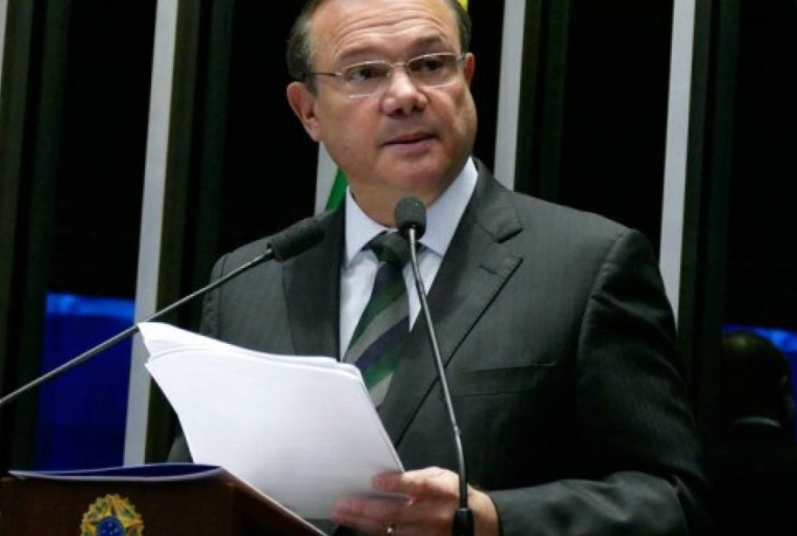 senador-solicita-pgr-para-requerer-prisao-domiciliar-de-bolsonaro-e-liberacao-de-contato-com-valdemar senador-solicita-pgr-para-requerer-prisao-domiciliar-de-bolsonaro-e-liberacao-de-contato-com-valdemar