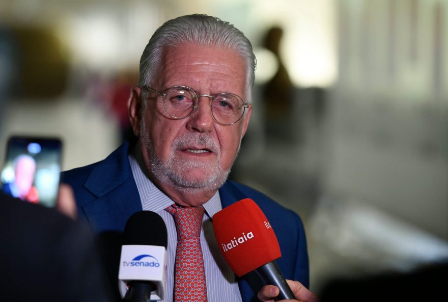 senador-wagner-discute-possibilidade-de-trocar-jeronimo-por-rui-em-meio-ao-desgaste-do-governador senador-wagner-discute-possibilidade-de-trocar-jeronimo-por-rui-em-meio-ao-desgaste-do-governador