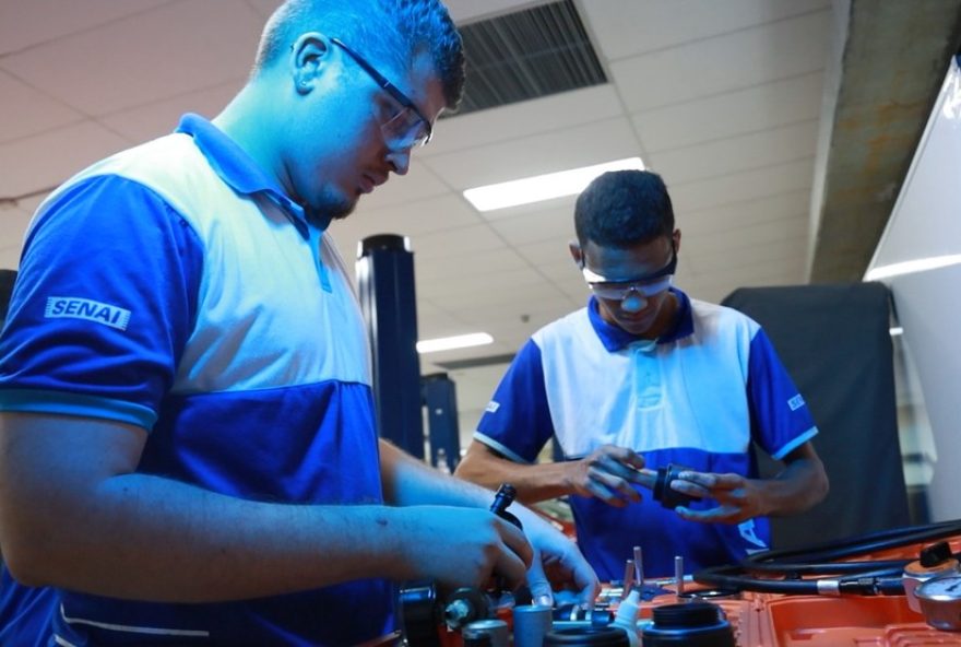 senai-abre-160-vagas-para-cursos-tecnicos-gratuitos-no-agreste3A-inscricoes-abertas
