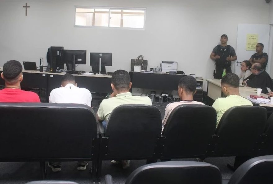 sentenca-anunciada3A-condenados-a-32-e-31-anos-por-morte-de-jovens-em-jogo-de-futebol