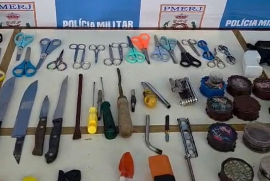 seop-apreende-suspeitos-de-furtar-celulares-em-blocos-de-carnaval-no-rio-de-janeiro seop-apreende-suspeitos-de-furtar-celulares-em-blocos-de-carnaval-no-rio-de-janeiro