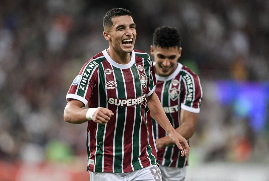 serna-brilha-no-ataque-do-fluminense-e-acirra-disputa-por-pontos3A-internacional-x-fluminense