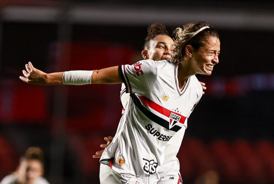 serrana2C-do-sao-paulo2C-autora-do-gol-da-classificacao-na-copa-do-brasil-feminina-apos-superar-grave-lesao