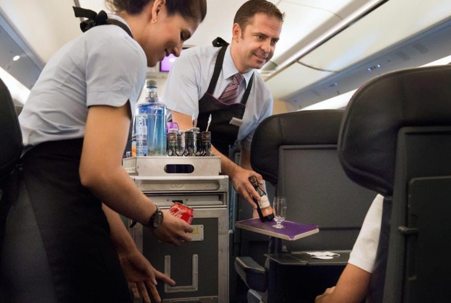 servicio-serveo-gana-contrato-millonario-de-renfe-para-restauracion-de-trenes servicio-serveo-gana-contrato-millonario-de-renfe-para-restauracion-de-trenes