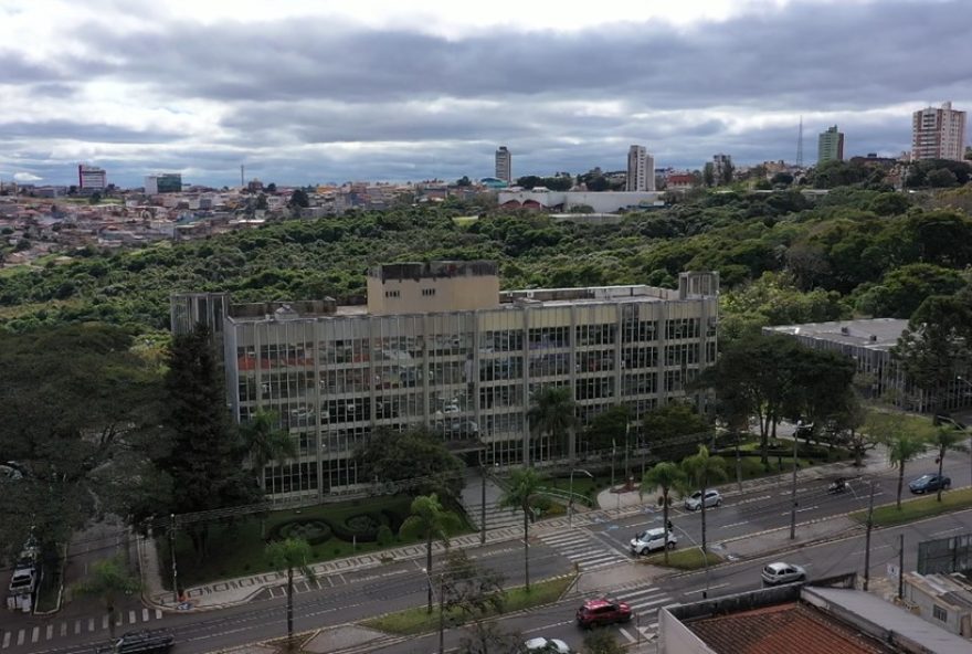 servidora-de-rh-e-afastada-por-fraudar-ponto-e-lucrar-r2419-mil-em-ponta-grossa3A-policia-investiga.dotnetbar