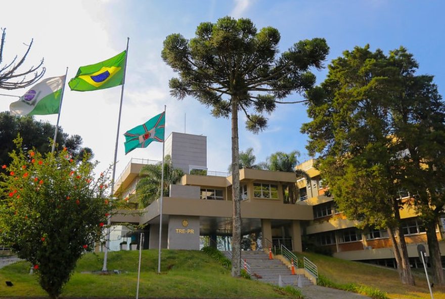 servidora-do-tre-em-curitiba-e-atingida-por-bala-perdida-em-confronto-de-criminosos