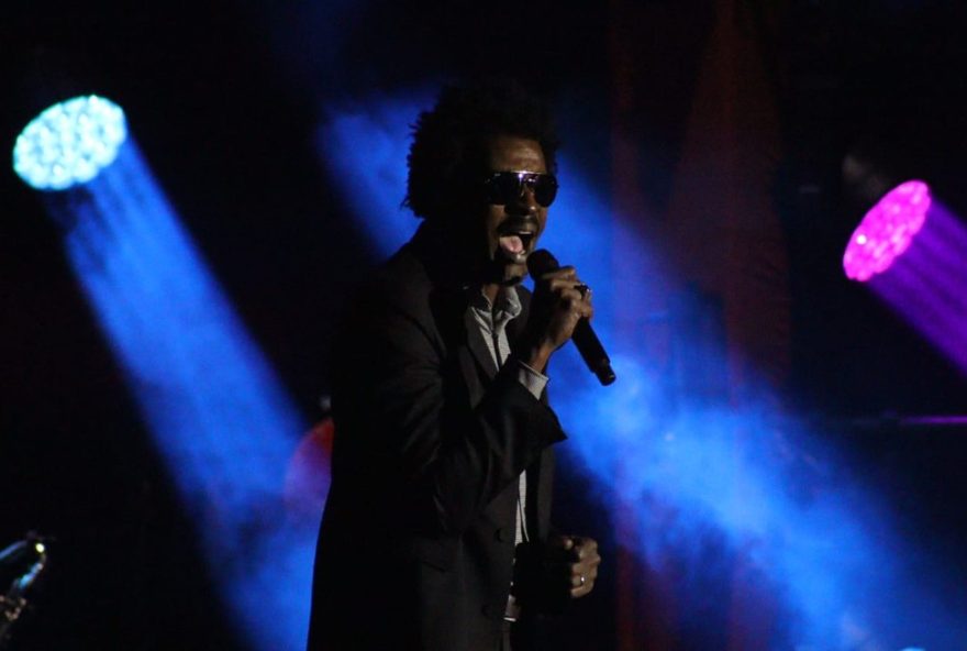 seu-jorge-tuscaliza-publico-com-hits-ecleticos-no-segundo-dia-da-tusca-2025