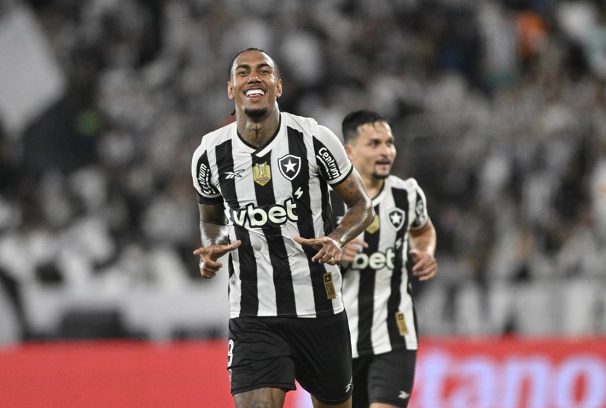 sharjah-fc-negocia-contratacao-de-rwan-cruz2C-atacante-do-botafogo