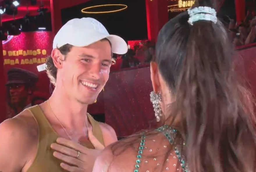 shawn-mendes-se-declara-para-ivete-sangalo-no-trio-em-salvador shawn-mendes-se-declara-para-ivete-sangalo-no-trio-em-salvador