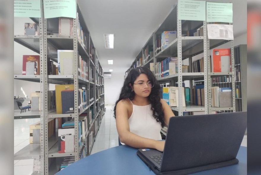 shayana-sarah3A-a-1a-mulher-do-cariri-aprovada-no-itamaraty-aos-25-anos