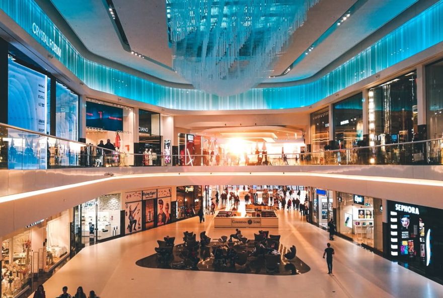 shopping_center_-_marcin_kempa_no_unsplash