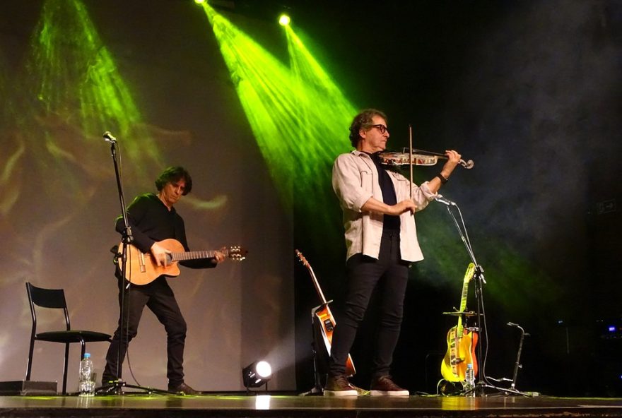show-afetuoso-de-kleiton-26-kledir-resume-50-anos-de-musica-no-rio