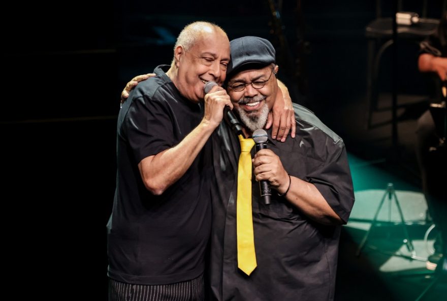 show-ao-vivo-no-rio3A-sombrinha-colega-50-anos-de-samba-com-amigos