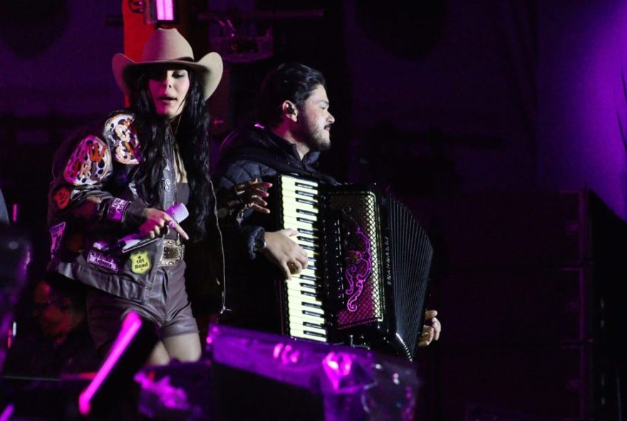 show-de-ana-castela-agita-tusca-com-hits-e-modao3B-reveja-como-foi-o-primeiro-dia-com-rock-e-funk