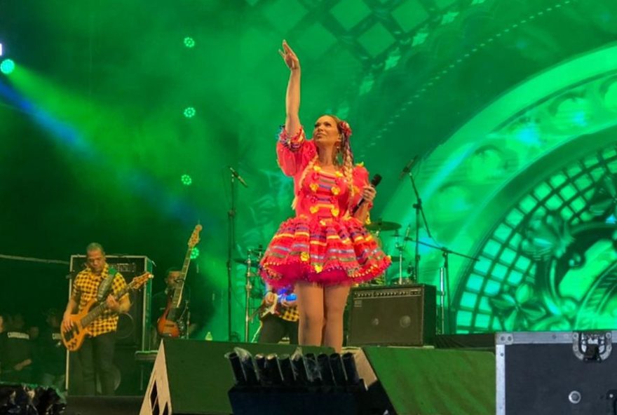 shows-de-ivete-sangalo-e-solange-almeida3A-confira-a-agenda-cultural-do-de-em-caruaru2C-com-exposicoes-de-arte2C-forro-no-sitio-e-muito-mais