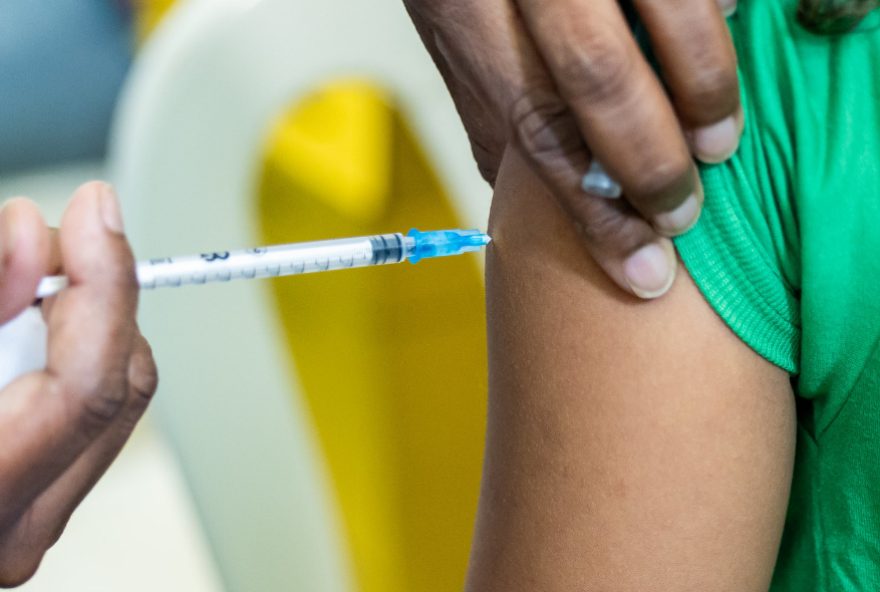 Vacina contra HPV pode reduzir o risco de câncer de cabeça e pescoço em homens