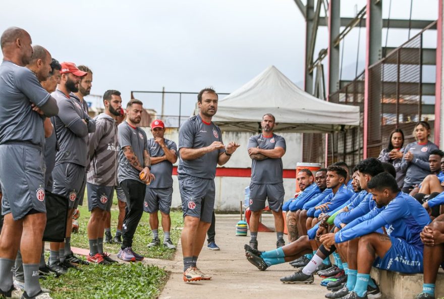 sidney-moraes2C-ex-jogador-de-fluminense-e-sao-paulo2C-assume-como-novo-tecnico-do-america3A-desafios-e-expectativas-para-a-reta-final