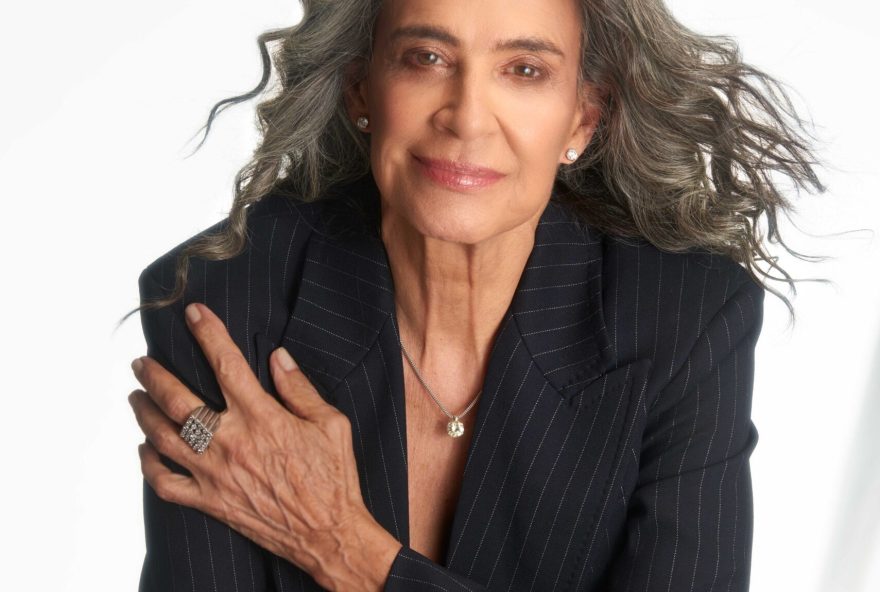 simone-celebra-sucesso-de-entao-e-natal2C-lanca-feat-com-carlinhos-brown-e-revela-estar-apaixonada3A-nao-ha-idade-para-amar simone-celebra-sucesso-de-entao-e-natal2C-lanca-feat-com-carlinhos-brown-e-revela-estar-apaixonada3A-nao-ha-idade-para-amar