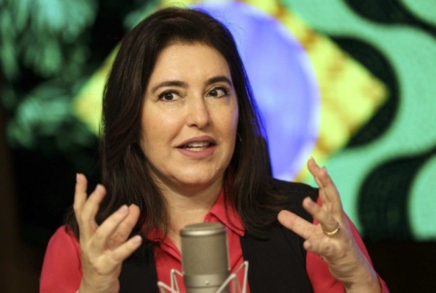 simone-tebet-deixa-mdb-e-se-filia-ao-psb-de-olho-no-senado simone-tebet-deixa-mdb-e-se-filia-ao-psb-de-olho-no-senado