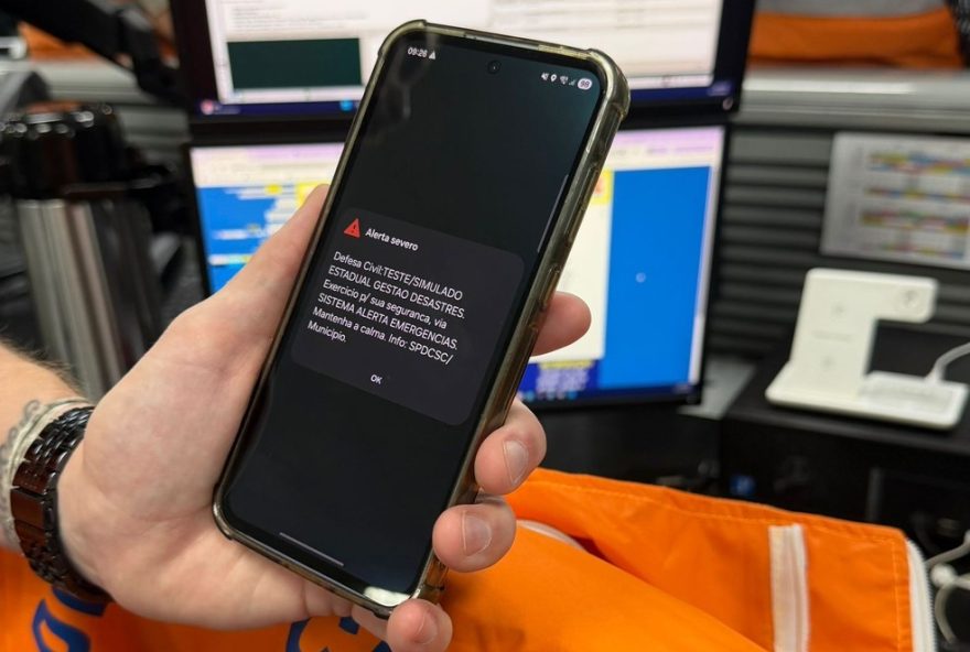 simulado-de-desastres-em-sc3A-celulares-recebem-alerta-simultaneo-no-maior-exercicio-do-brasil.-confira-como-ocorreu-o-teste