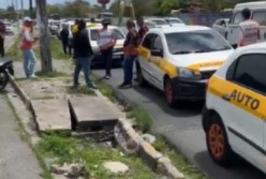 sindicatos-de-autoescolas-se-reunem-para-protesto-na-agamenon-magalhaes